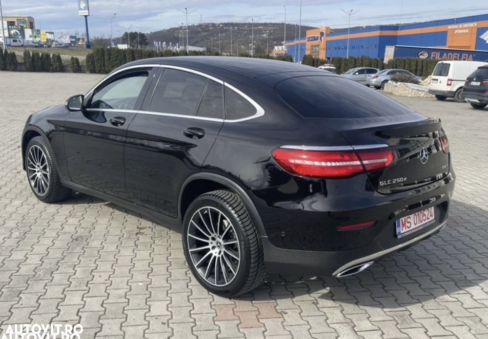 Mercedes-Benz GLC Coupe 250 d 4Matic 9G-TRONIC AMG Line - 3