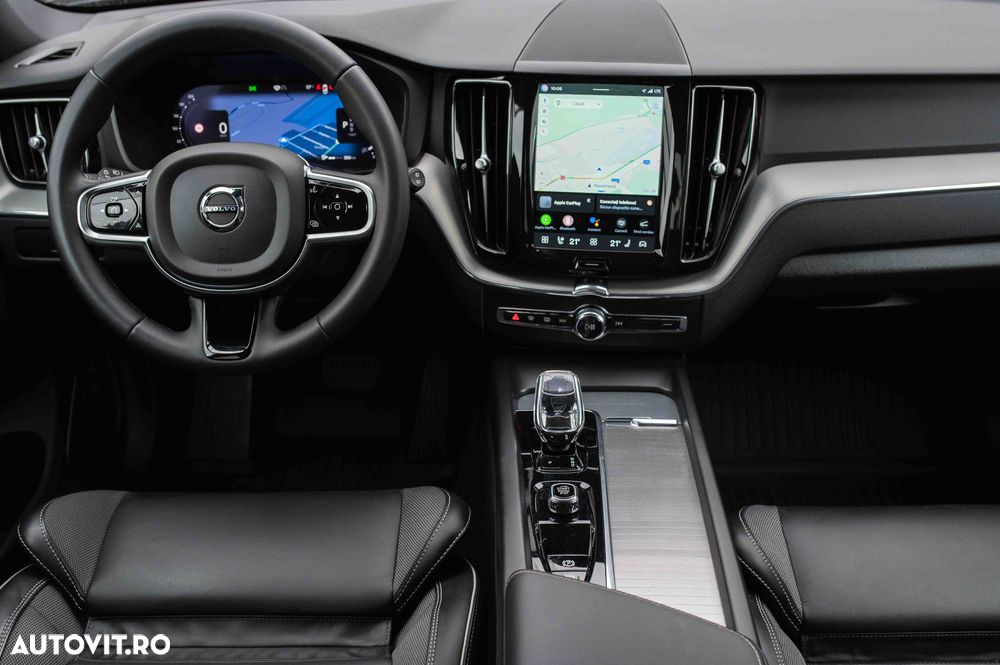 Volvo XC 60 B4 D AWD Plus Dark - 38