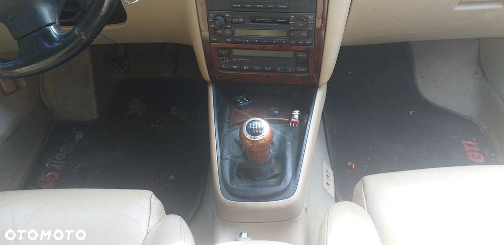 Volkswagen Golf - 6