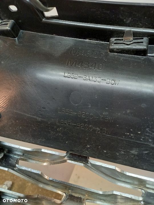 Ford Explorer VI 4 PHEV grill atrapa Platinum ST-Line - 10