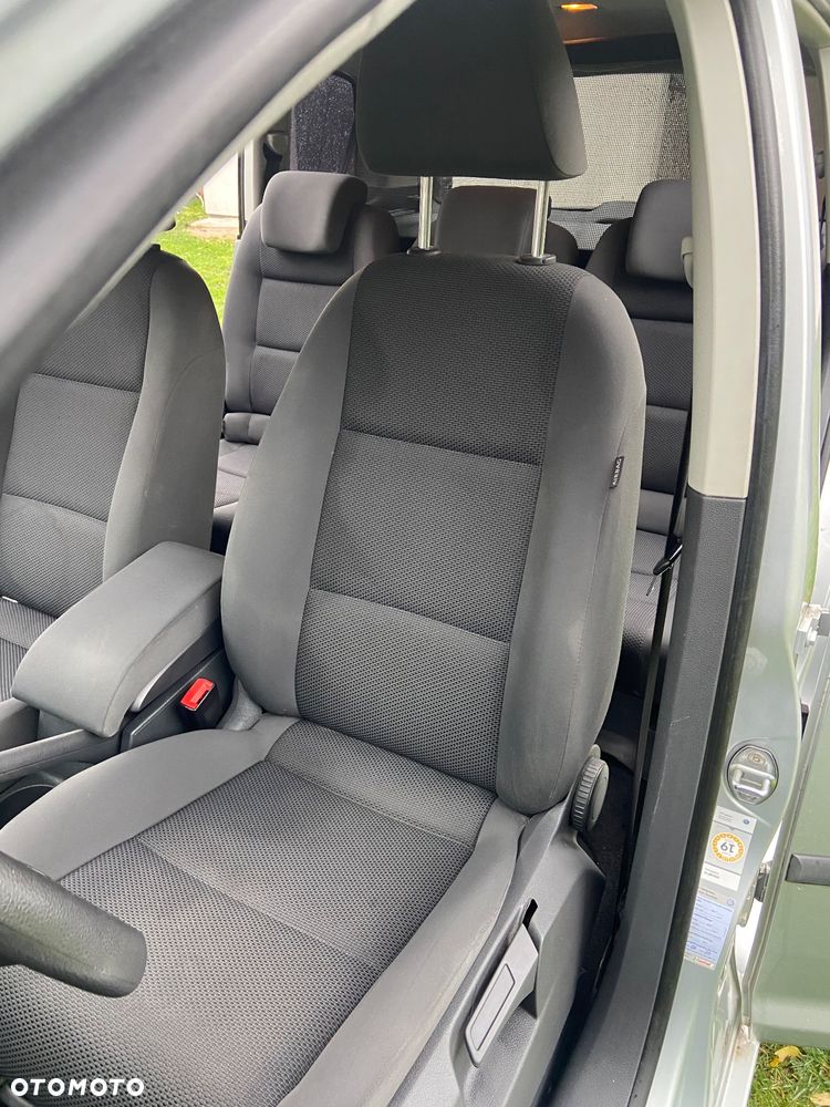 Volkswagen Touran - 4