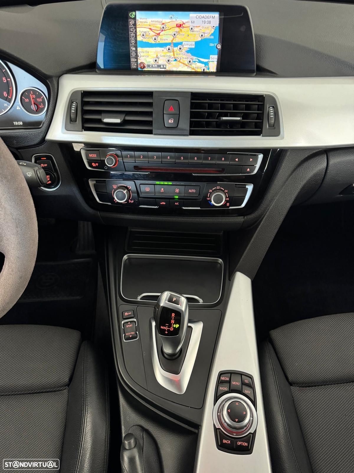 BMW 320 d Touring Aut. Efficient Dynamics Edition - 9