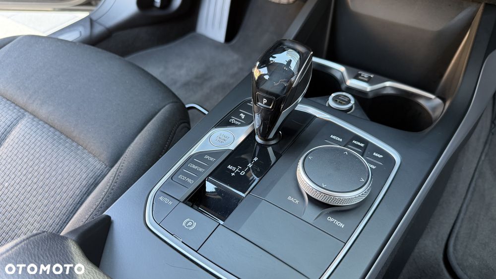 BMW Seria 1 118i Advantage - 27
