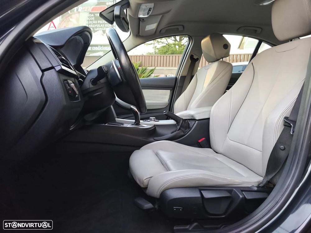 BMW 320 d Aut. Blue Performance Sport Line - 21