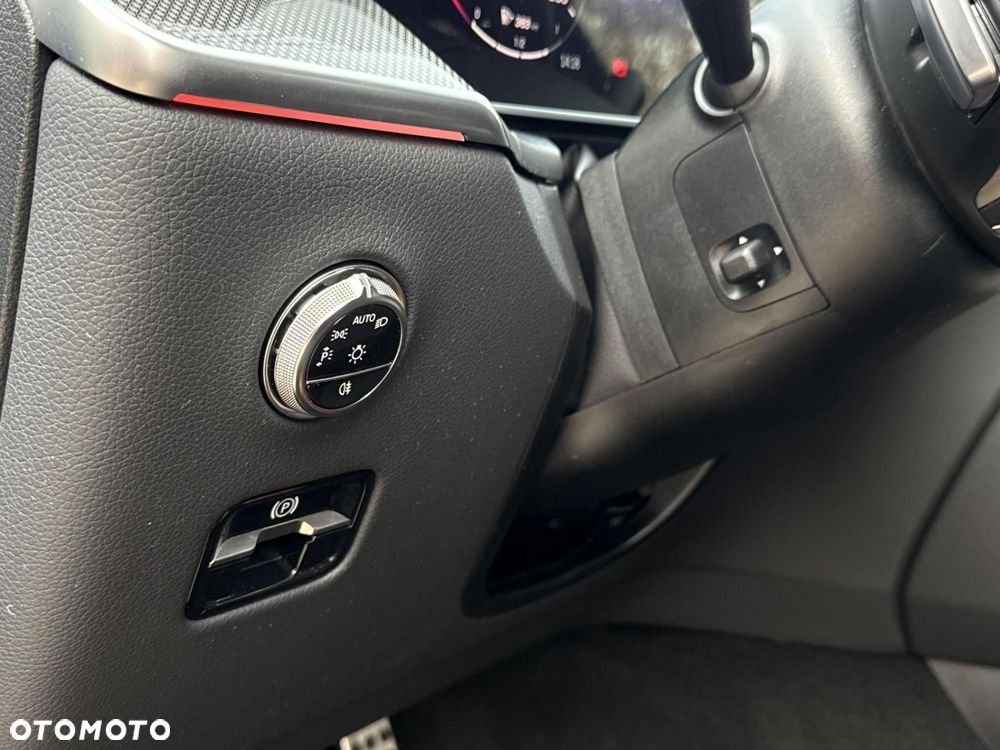 Mercedes-Benz GLC - 12