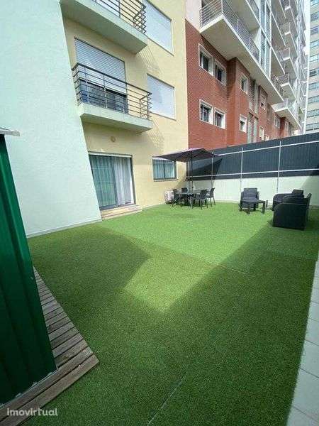 Apartmento T 1 com garagem e terraço - Grande imagem: 4/8