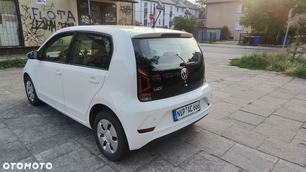 Volkswagen up! move - 6