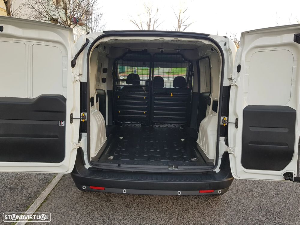 Fiat Doblo 3 Lugares - 40