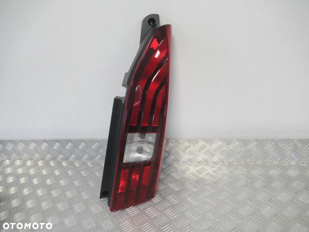 LAMPA TYLNA TYŁ PRAWA PEUGEOT RIFTER 2018- - 1