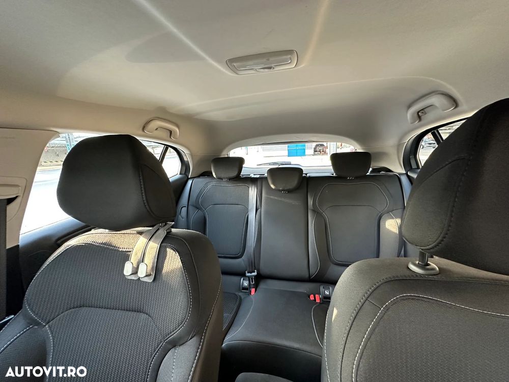 Renault Megane TCE 140 Techno - 18