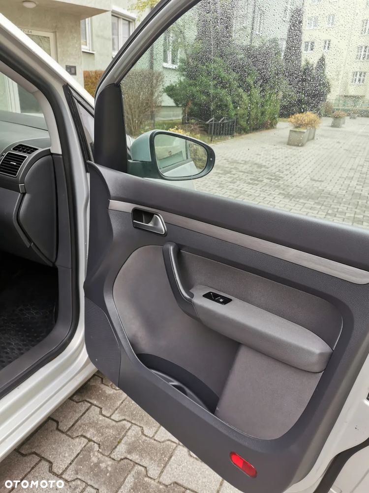 Volkswagen Touran 1.4 TSI United - 25