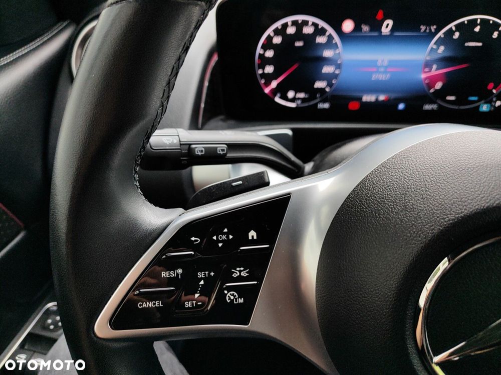 Mercedes-Benz GLB 200 Progressive 7G-DCT - 18