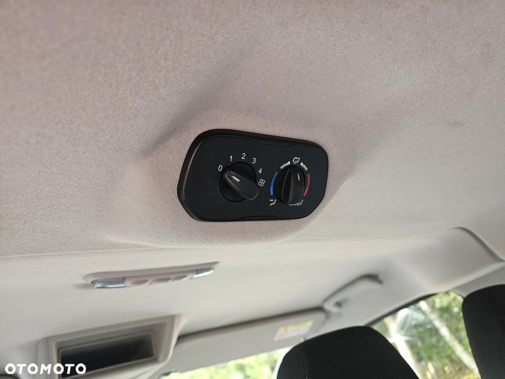 Ford Transit - 17