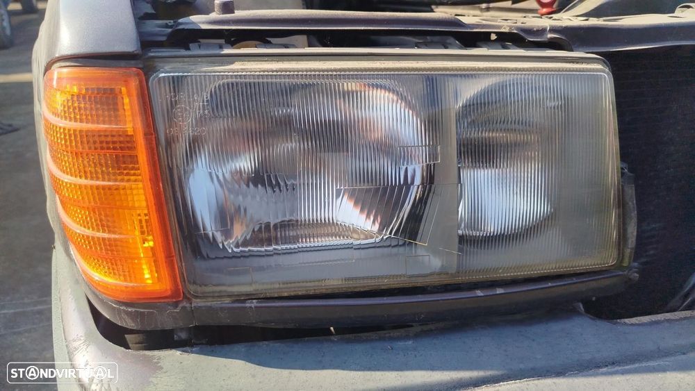 Ótica / farol direita MERCEDES-BENZ 190 (W201) - 1