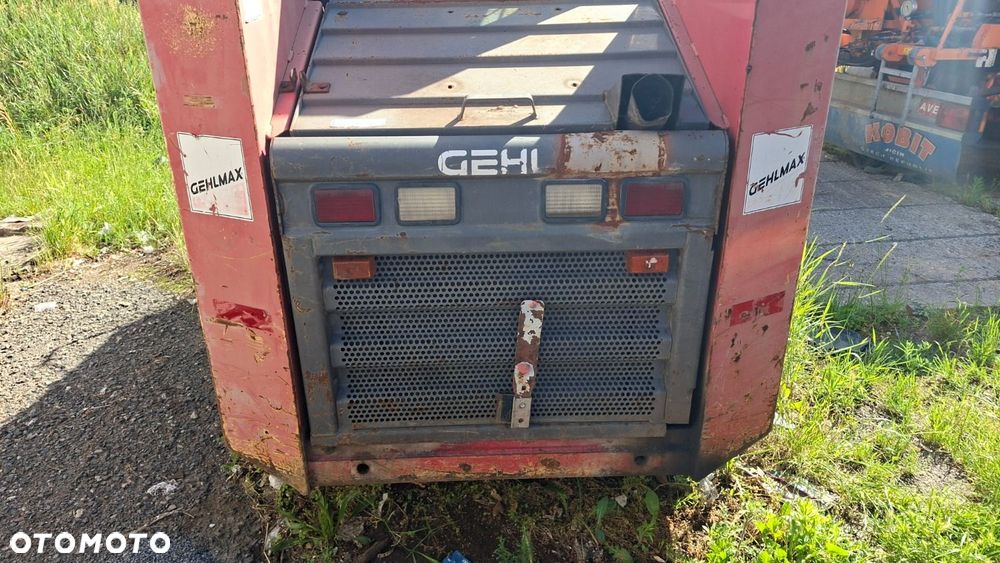 Gehl Sl - 24