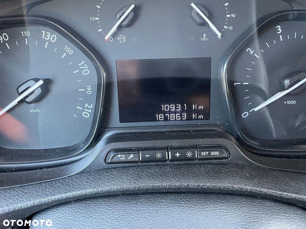 Peugeot Expert 2.0 BlueHDi 180 L2 EHZ EAT8 - 3