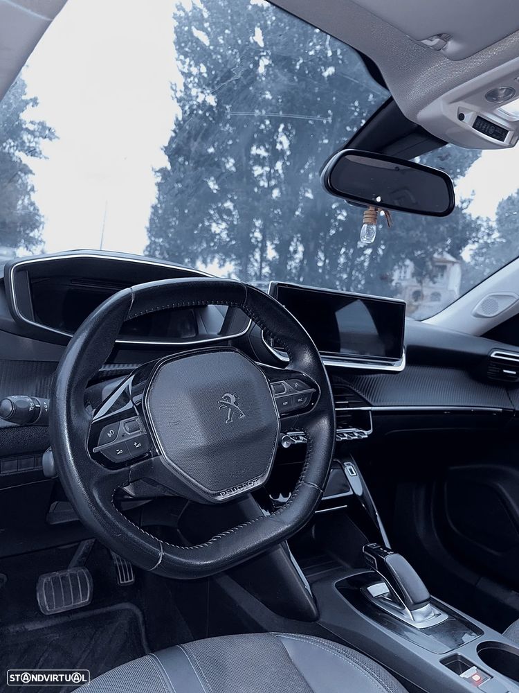 Peugeot e-2008 Allure Pack - 10