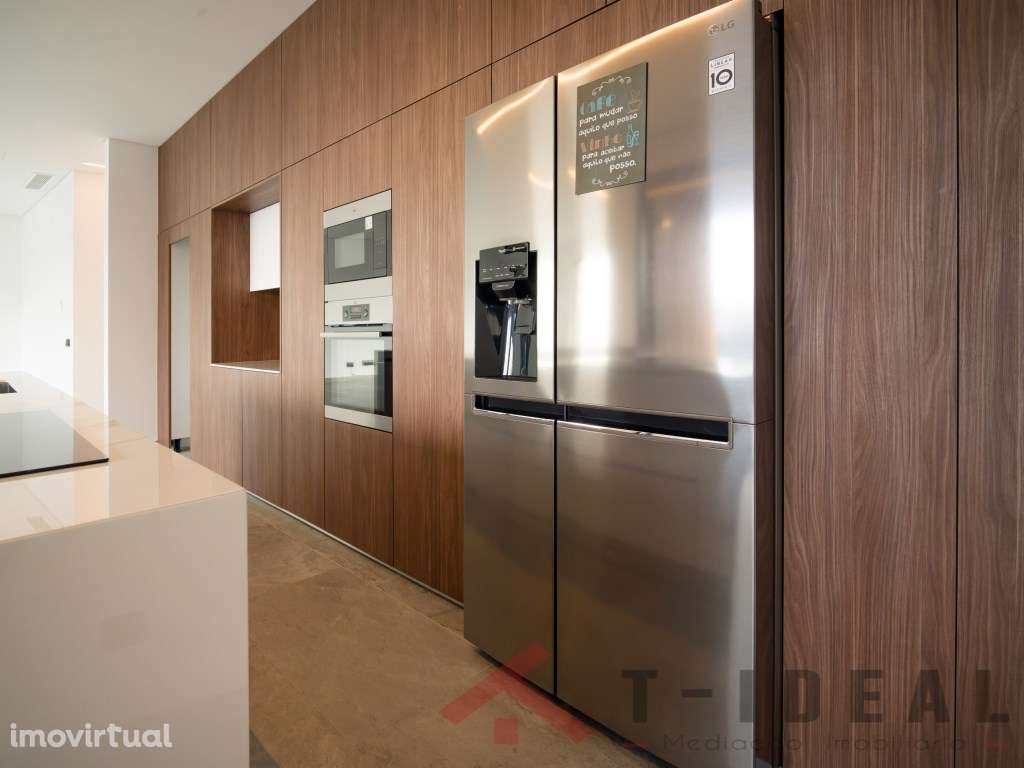 Apartamento T3 no Centro da Lourinhã - Grande imagem: 2/54