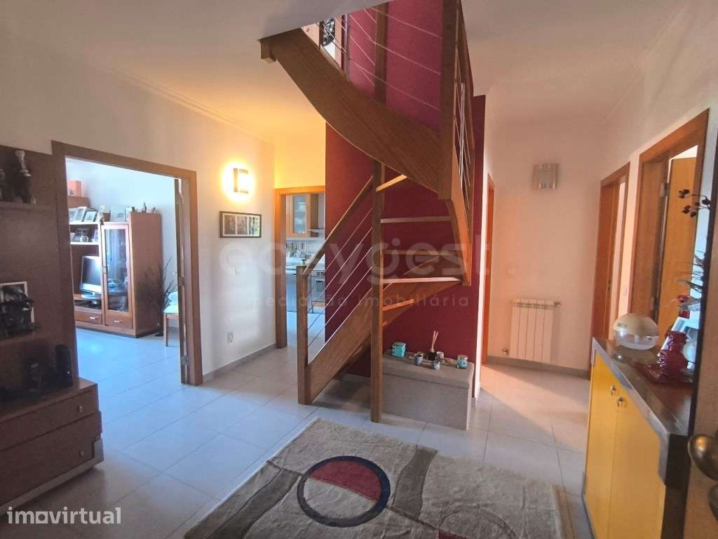 Apartamento T3+2 Duplex em excelente localização na cidade de Torre... - Grande imagem: 2/24