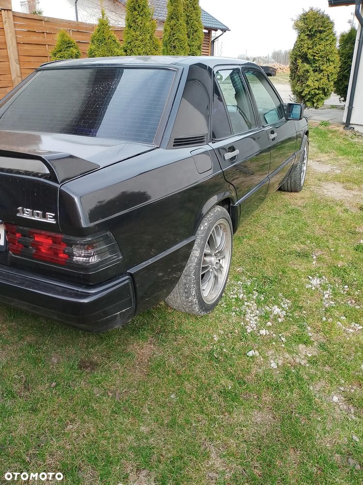 Mercedes-Benz W201 (190) - 4