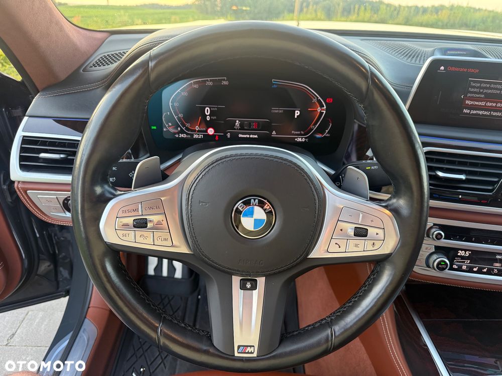 BMW Seria 7 750i xDrive sport - 35