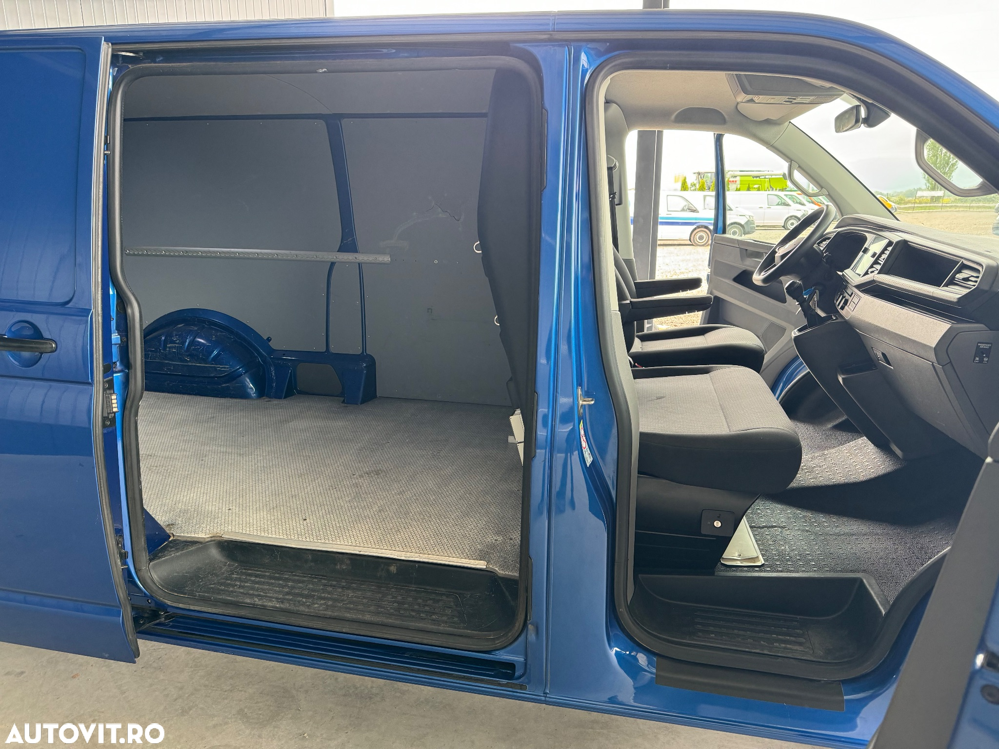 Volkswagen Transporter T6.1 - 18