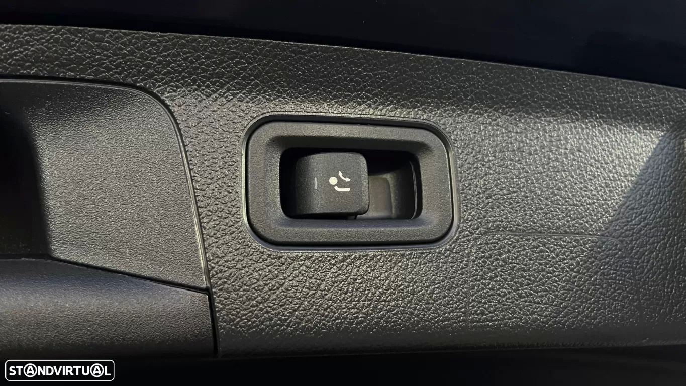 Mercedes-Benz A 250 e - 56