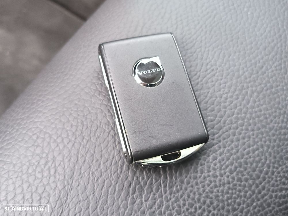 Volvo XC 60 2.0 T6 PHEV Plus Bright - 28