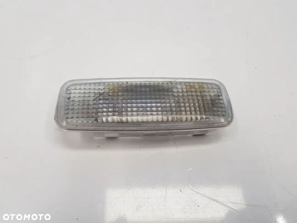 Lampka oświetlenie kabiny Audi A3 A4 A5 4d0947105a - 1
