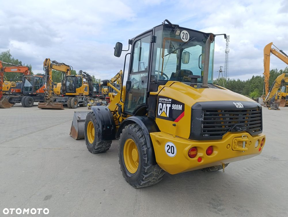 Caterpillar 908M - 4