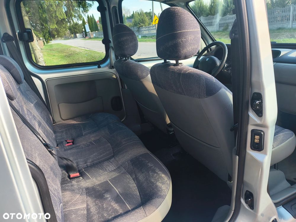 Renault Kangoo 1.6 16V Privilege - 20