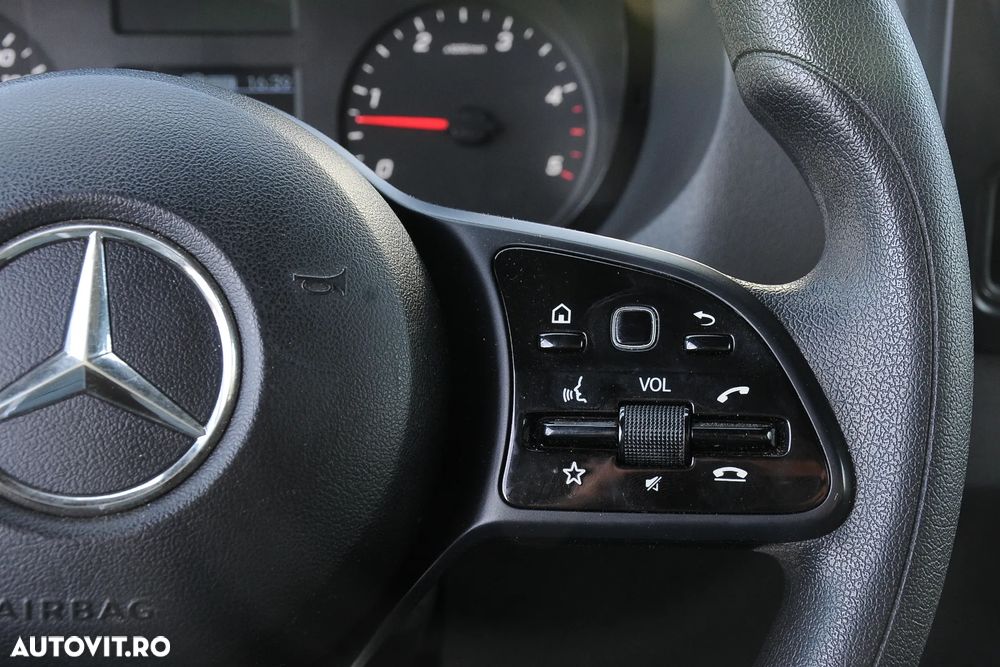 Mercedes-Benz Sprinter - 11