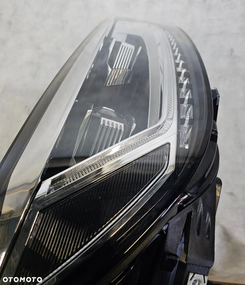 PRAWA LAMPA FULL LED VW Touran III 5TB941082D - 7