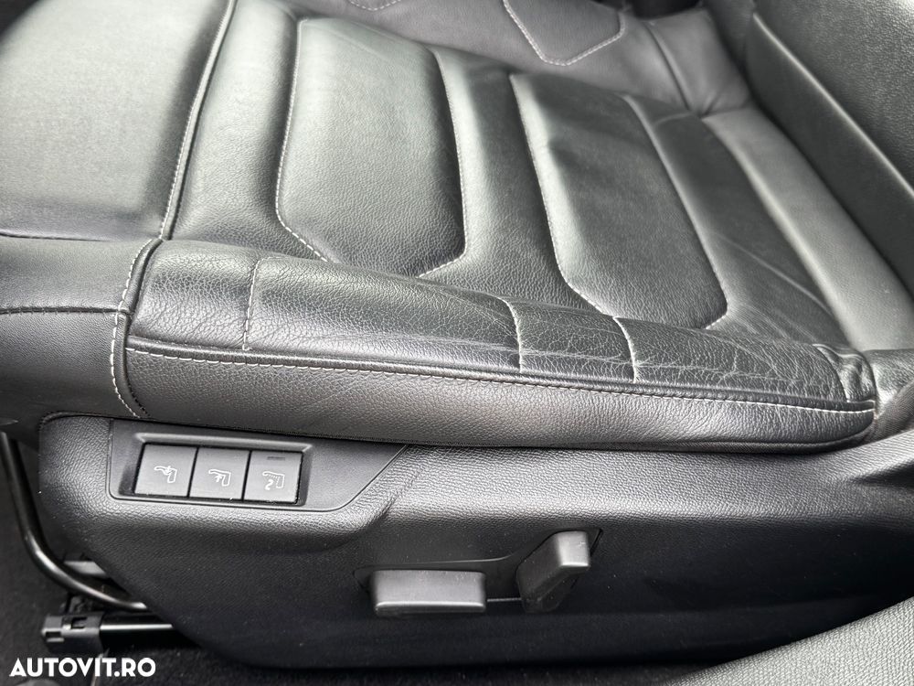 Citroën C4 1.2 PureTech S&S EAT8 Shine - 22