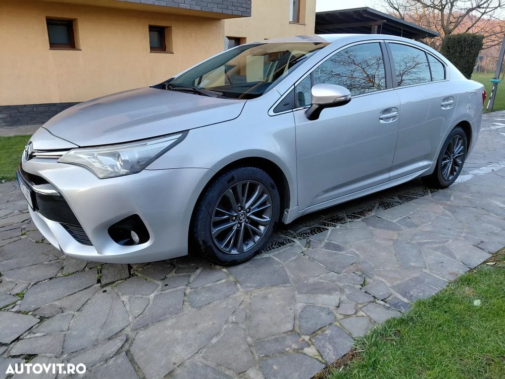 Toyota Avensis 2.0 D-4D Elegance - 1