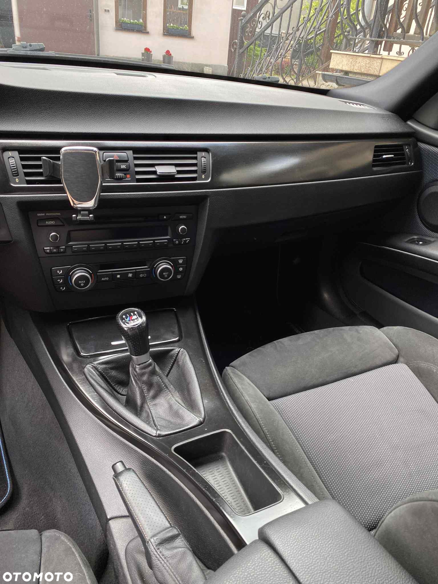 BMW Seria 3 318i - 23