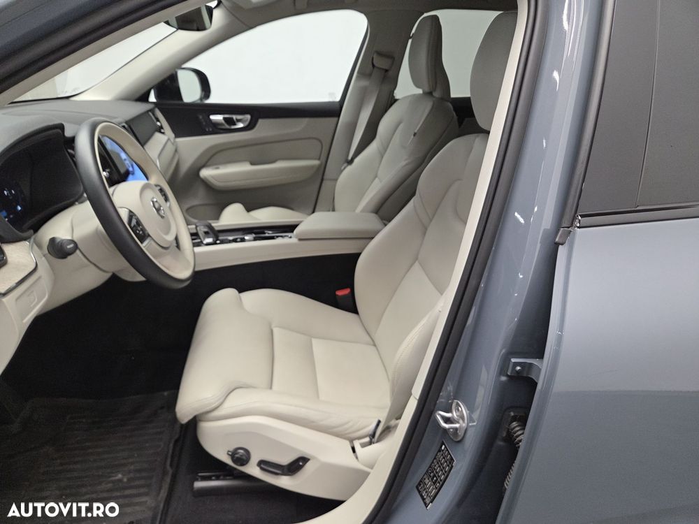 Volvo XC 60 B5 AT AWD MHEV Plus Dark - 7