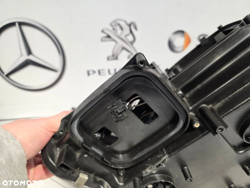 BMW E92 / E93 PRAWY BI-XENON SKRĘTNY DYNAMIC PRAWA LAMPA PRZEDNIA PRZÓD , NR 7239932 / 7239932-07 / 0301261284 , NR AUKCJI LPP201 - 32