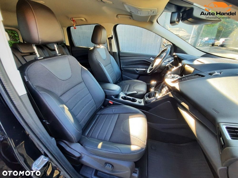 Ford Kuga 1.5 EcoBoost 2x4 Titanium - 32