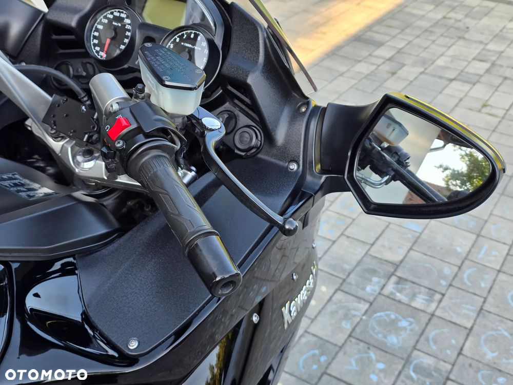 Kawasaki GTR - 13