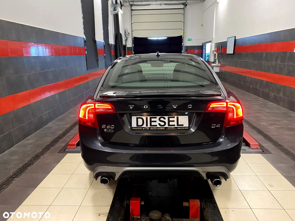 Volvo S60 D4 Drive-E R-Design Summum - 9