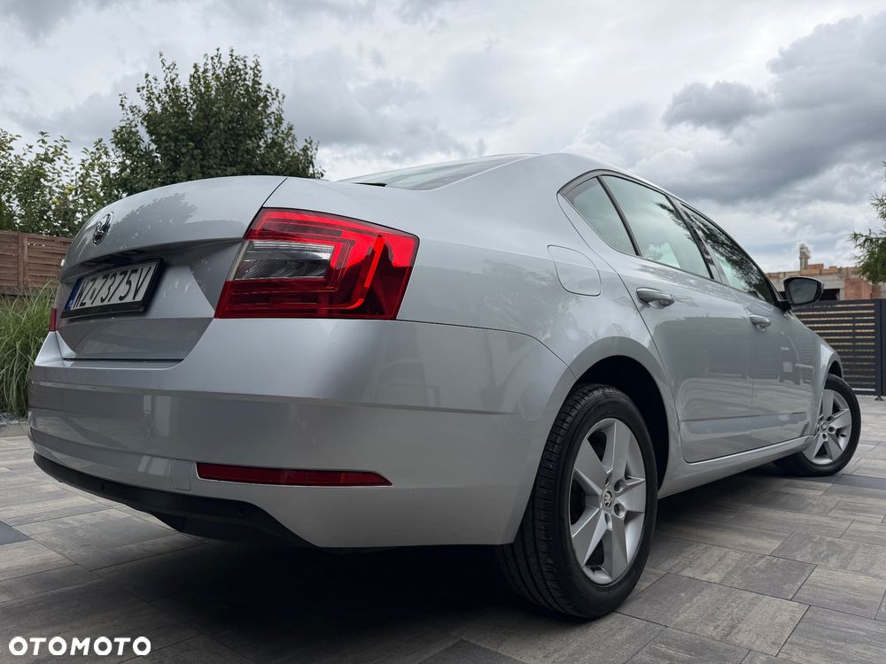 Skoda Octavia 2.0 TDI Ambition DSG - 5