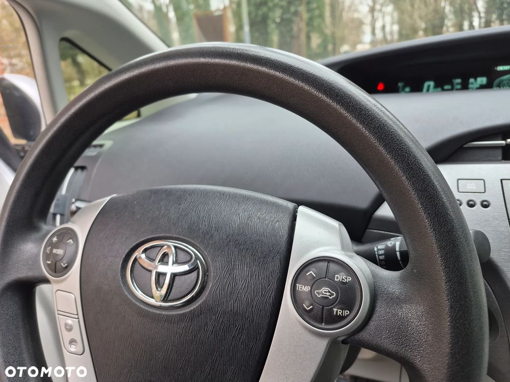 Toyota Prius Hybrid Executive - 21