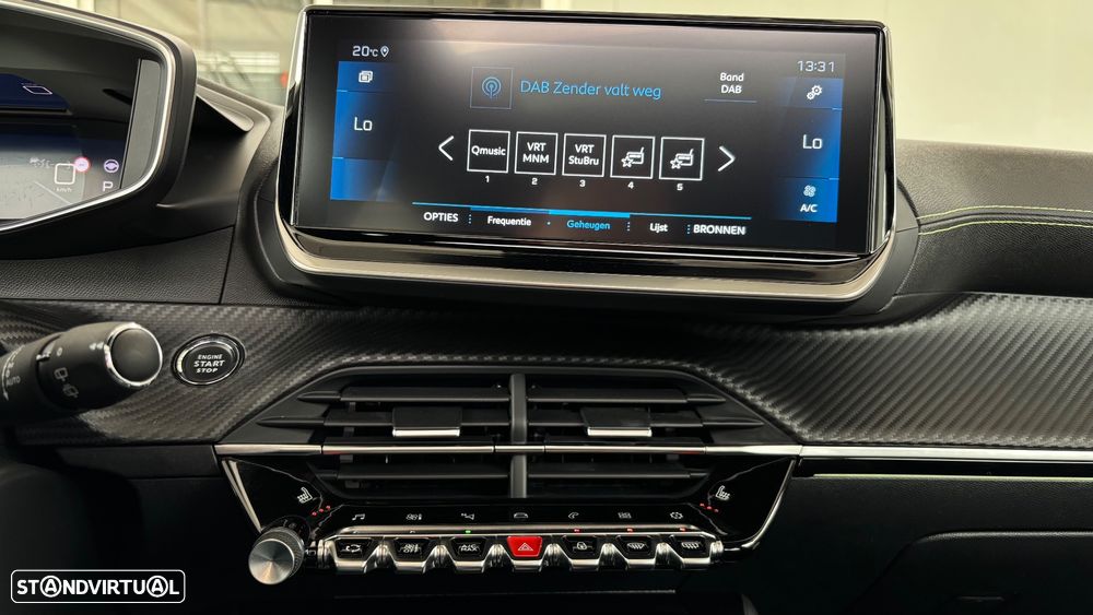 Peugeot 2008 1.2 PureTech GT EAT8 - 17