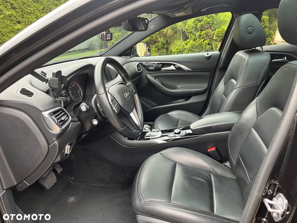 Infiniti QX30 2.0t Premium AWD 7DCT - 17