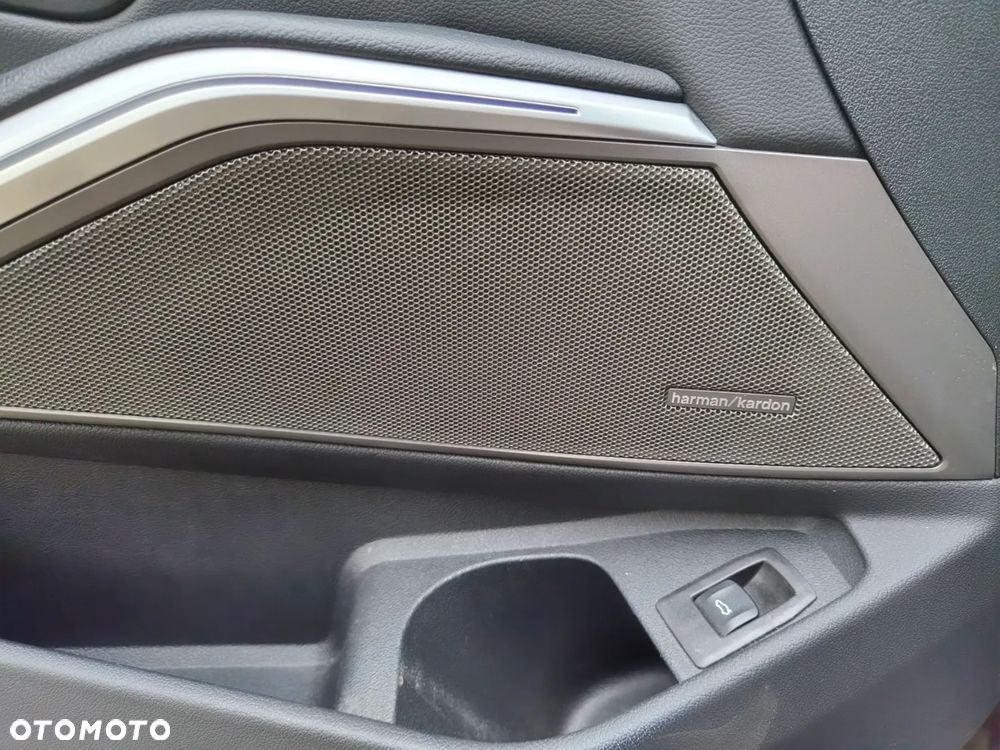 BMW Seria 3 330i xDrive - 16