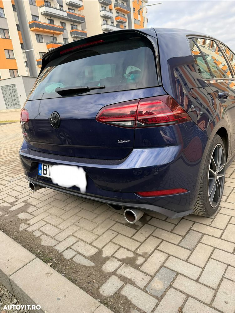Volkswagen Golf - 3