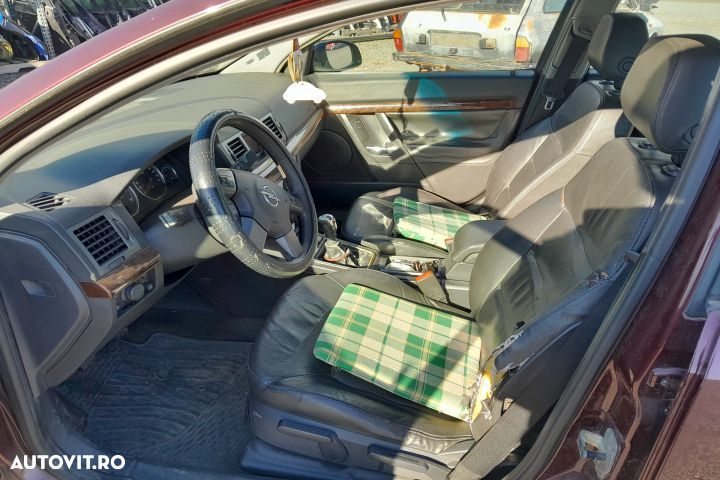 Dezmembrez Opel Vectra C [2002 - 2005] Sedan 4-usi 2.2 DTI MT (125 hp - 5