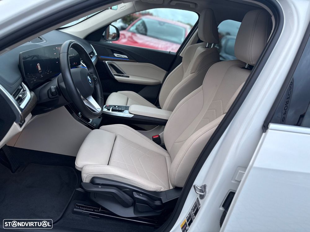 BMW iX1 xDrive30 xLine - 25