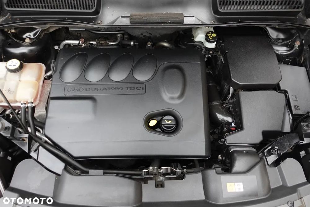 Ford Kuga - 12